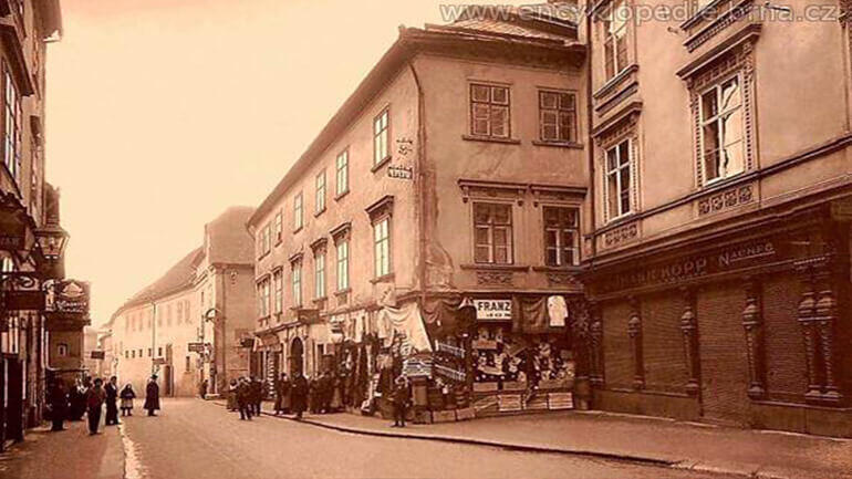 Dvůr domu číslo 16 před rekonstrukcí, Foto Baran Francán, Aleš Svoboda, magazín Kult* Brno