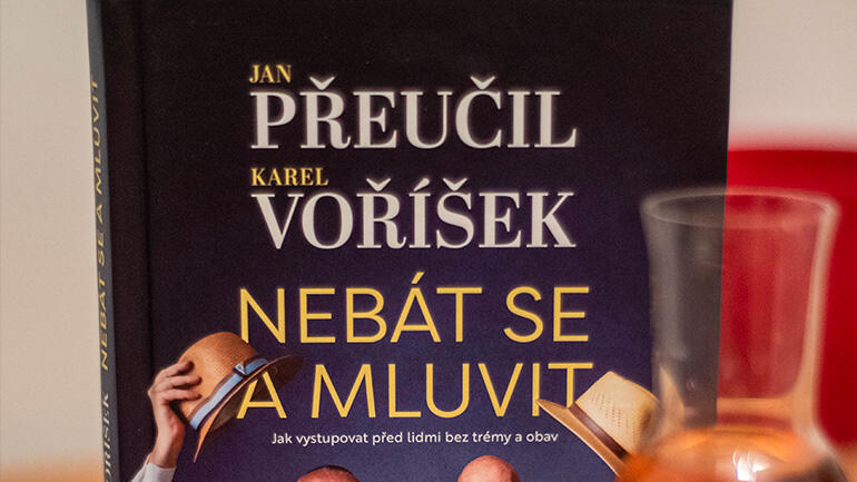 Nebát se a mluvit, Jak vystupovat před lidmi bez trémy a obav, Karel Voříšek, Jan Přeučil, BIZBOOKS, recenze, magazínn KULT* Brno