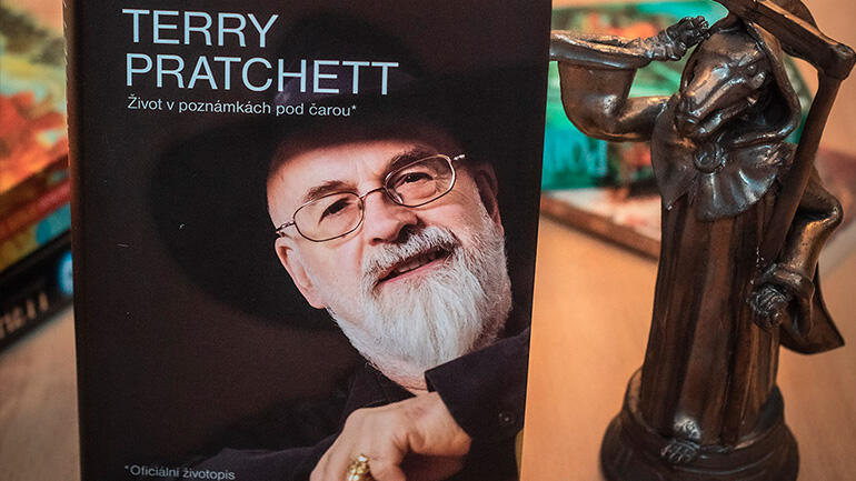 Terry Pratchett: Život v poznámkách pod čarou, Rob Wilkins, Recenze, magazín KULT* Brno