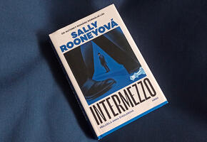 Intermezzo od Sally Rooney, recenze, magazín KULTINO* Brno